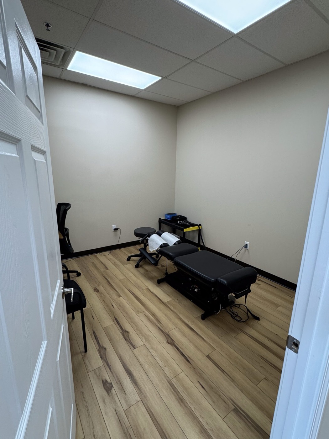 Treatment room with an adjusting table inside Missouri Injury Clinic